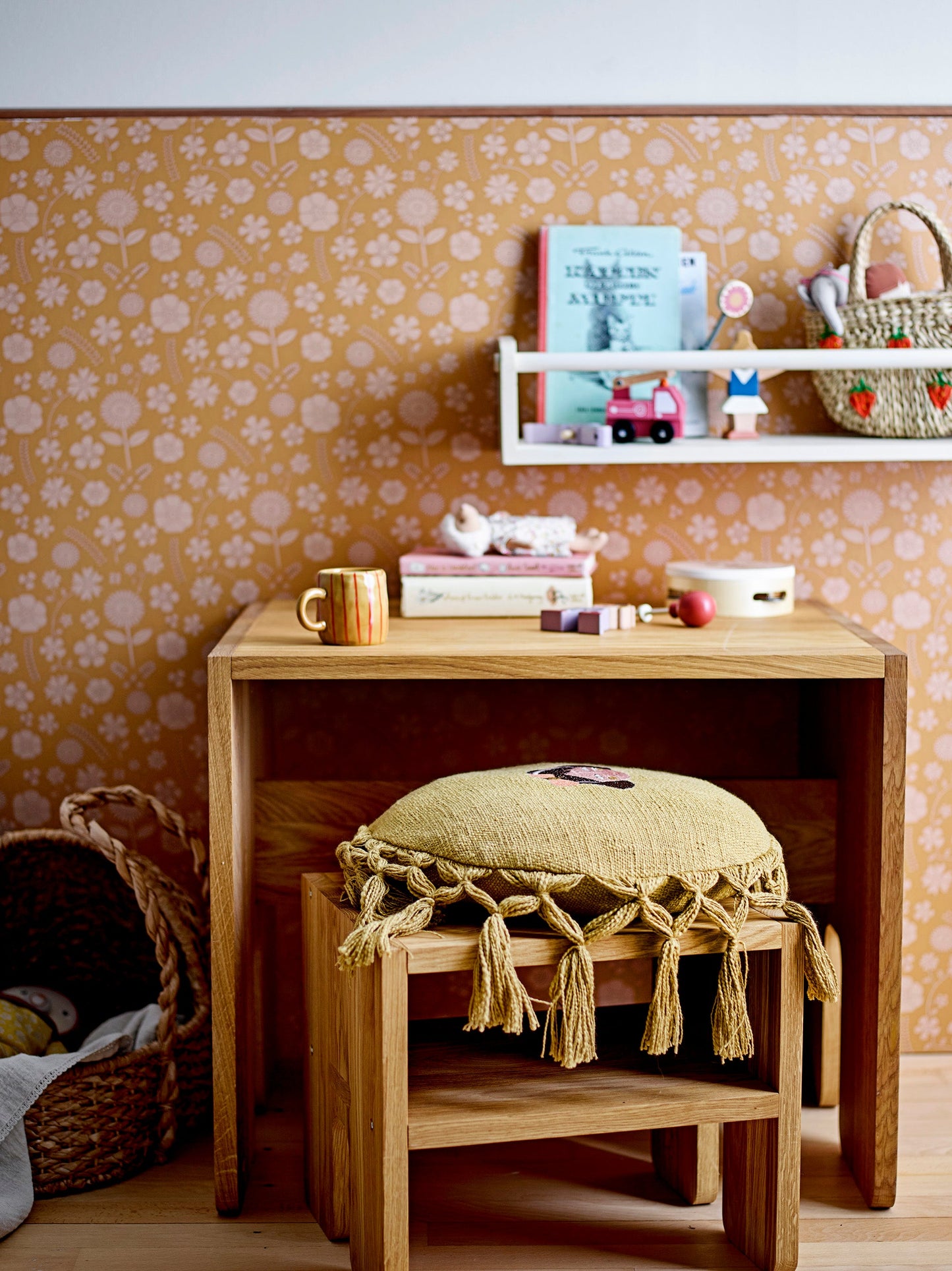 Mingus Wood Shelf, Paulownia